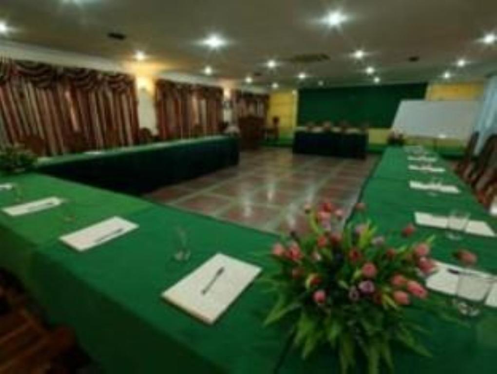 Lucky Star 2 Hotel Phnom Penh Exterior foto