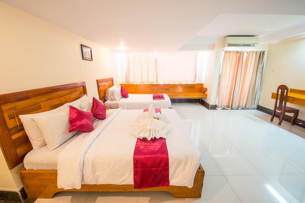 Lucky Star 2 Hotel Phnom Penh Exterior foto