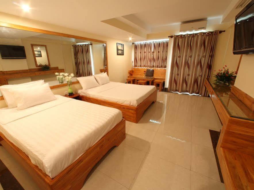 Lucky Star 2 Hotel Phnom Penh Exterior foto